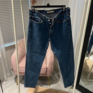 Levi’s “wedgie” jeans size 29 no stretch fits size 6/8